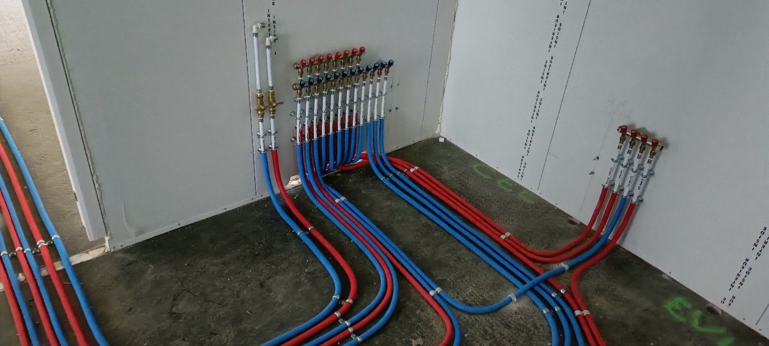 Réseau multicouche au sol pour une installation neuve